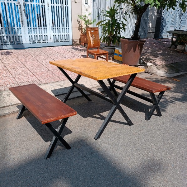 Bộ bàn ghế ăn chân sắt tự nhiên