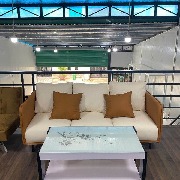 Sofa văng 3 chỗ kèm bàn kính hoa văn