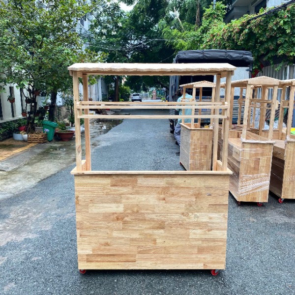 Quầy bán hàng lưu động bằng gỗ tự nhiên có mái che