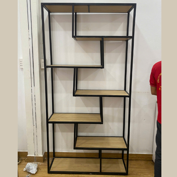 Kệ sắt trưng bày khung hộp sơn tĩnh điện, mặt gỗ vân sáng, thiết kế hiện đại nhiều ngăn zic-zac