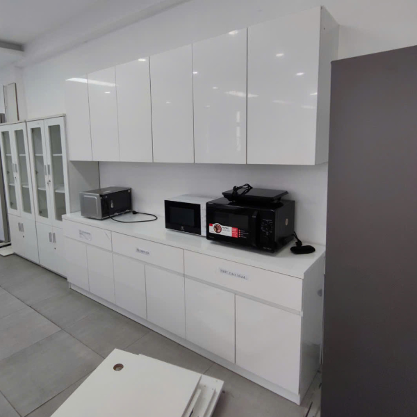 Tủ bếp trên dưới màu trắng thanh lý thiết kế hiện đại gỗ công nghiệp