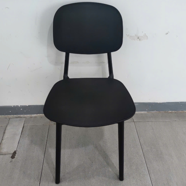 Ghế nhựa đen thanh lý kiểu dáng hiện đại chắc chắn