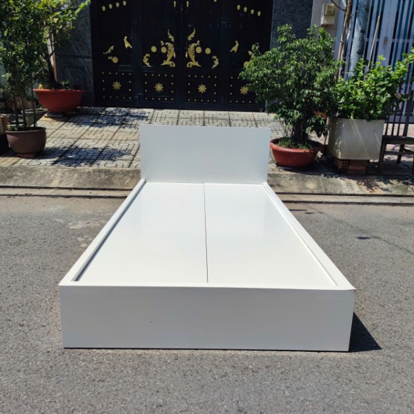 Giường ngủ MDF màu trắng lọt lòng 1m x 2m kiểu dáng hiện đại sang trọng
